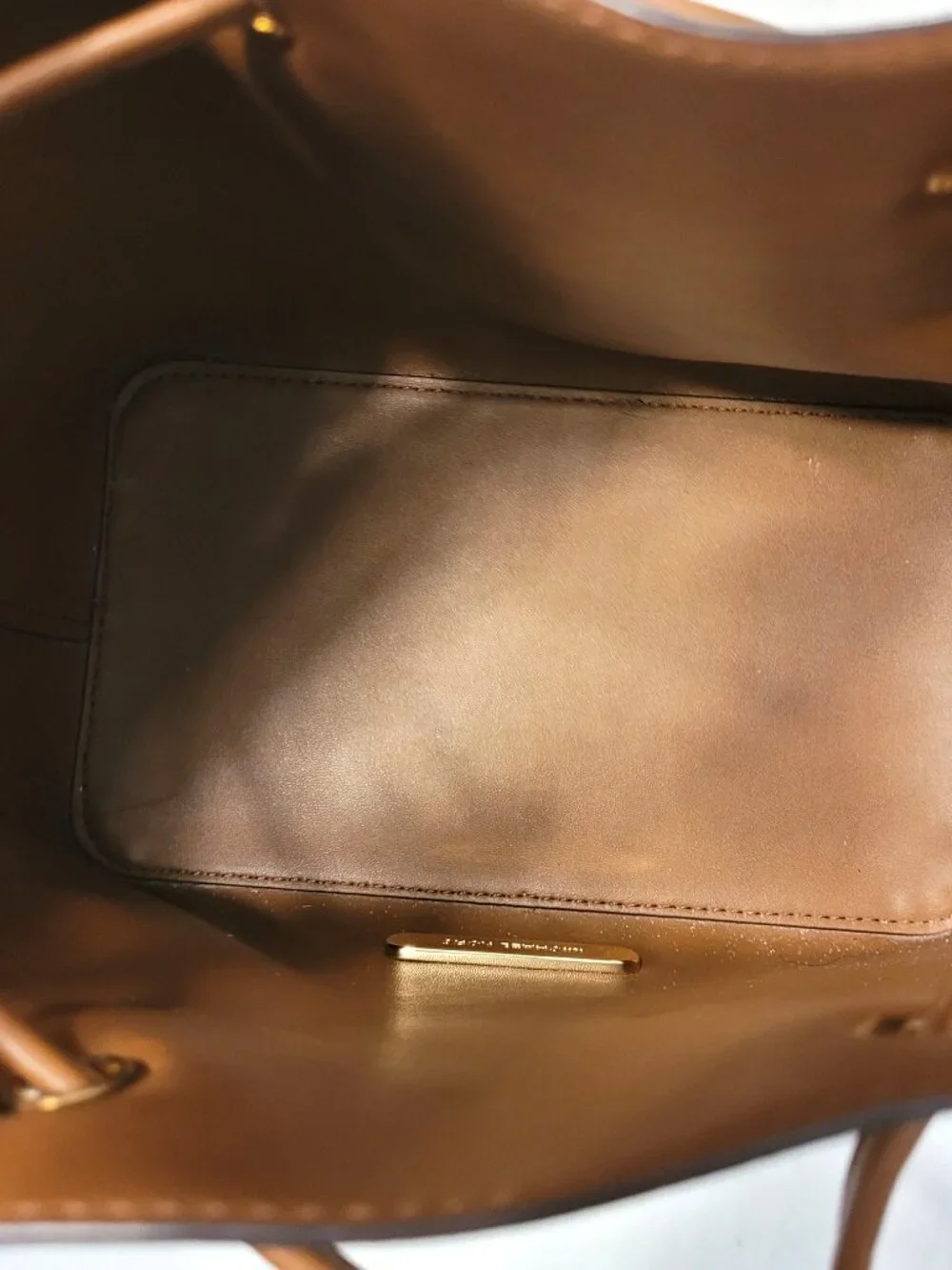 Michael Kors Suri Small Bucket Crossbody Bag